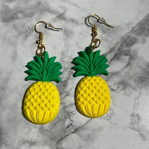 Handcrafted Pineapple Earrings With Gold Hardware NWOT - Picture 1 of 4